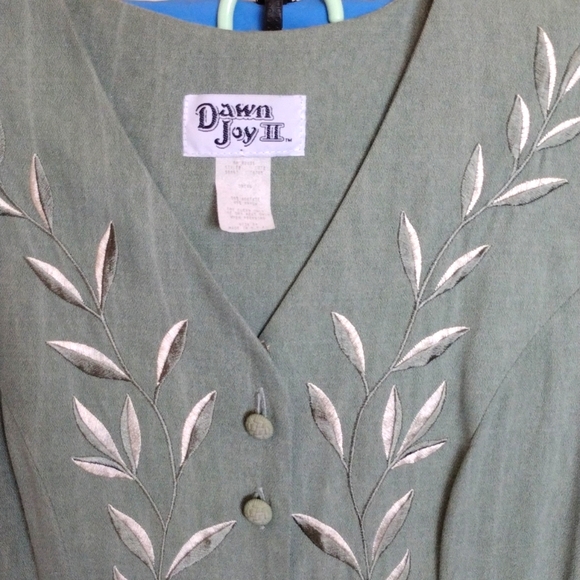 Women's embroidered button front maxi dress - Picture 3 of 3